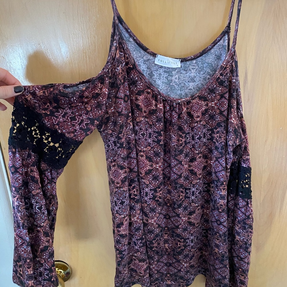 Very cute boho peak a boo shoulder long sleeve
